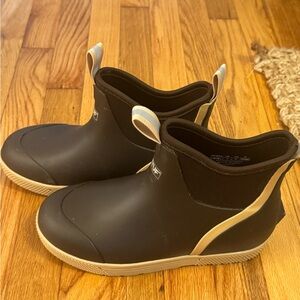 Xtratuf Men’s Wheelhouse 6 Inch Ankle Deck Boots